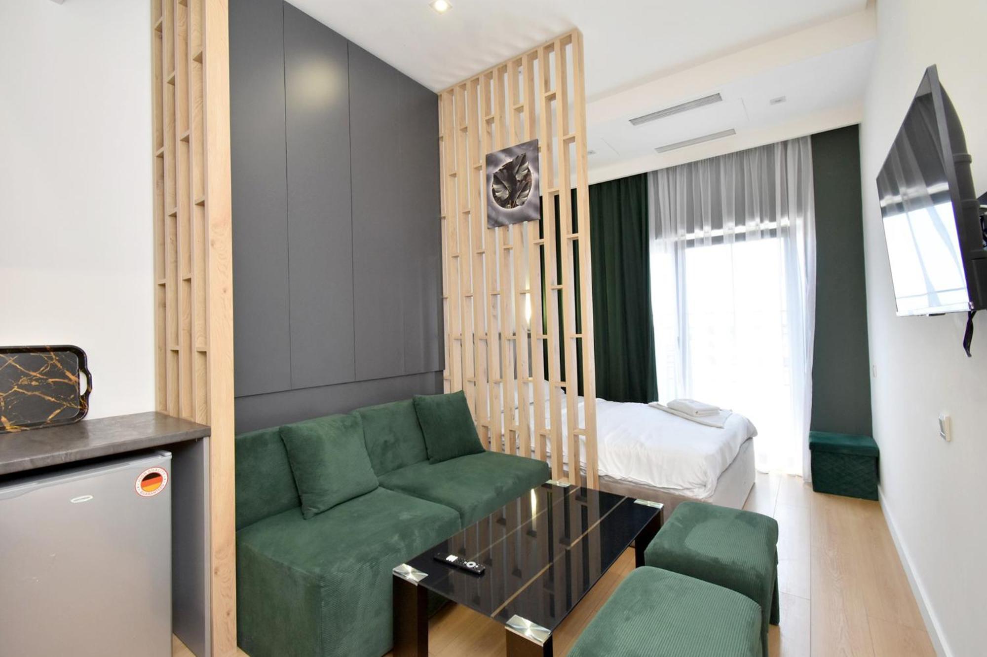 Aygestan Plaza Aparthotel Yerevan Exterior photo