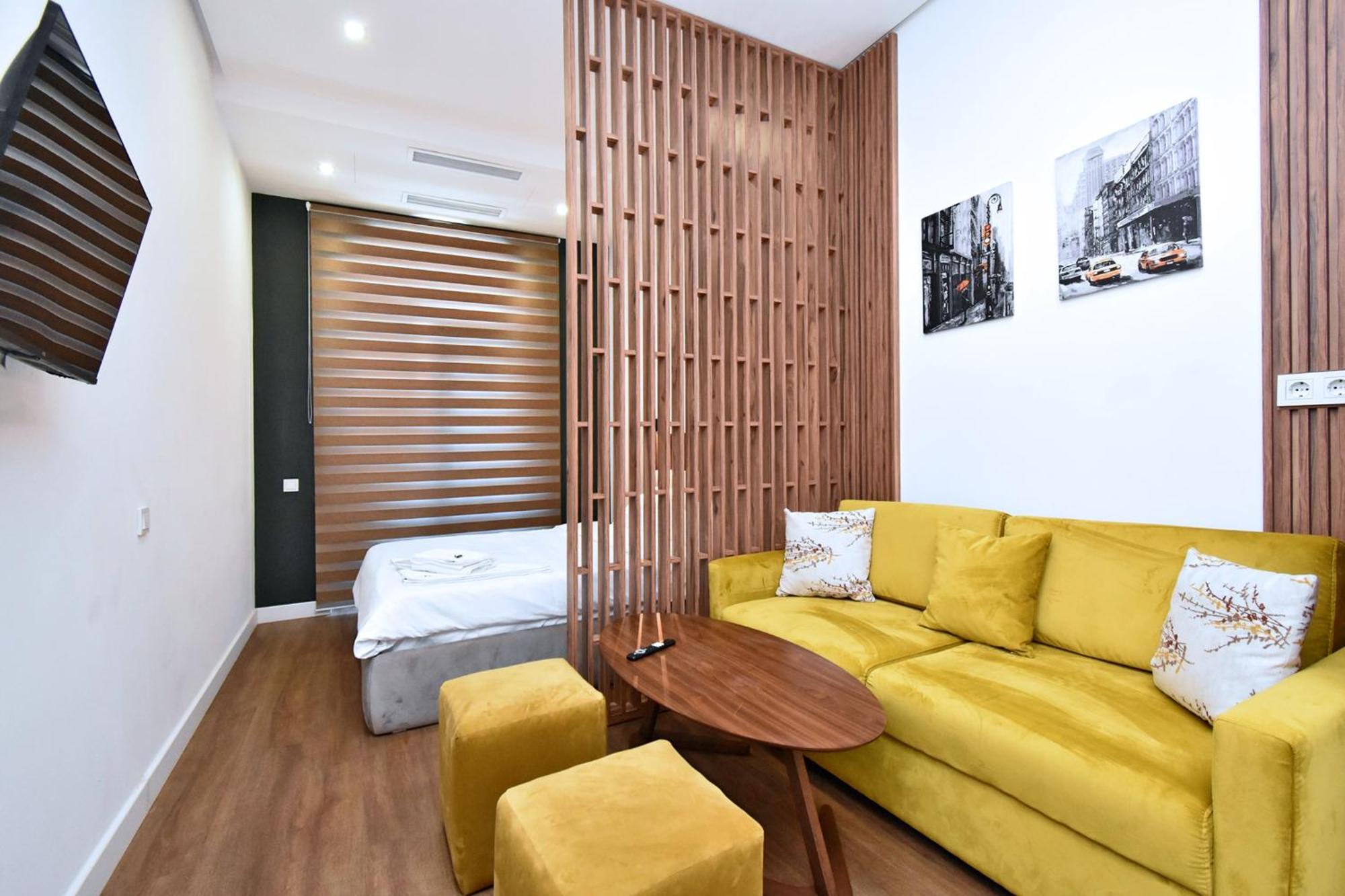 Aygestan Plaza Aparthotel Yerevan Exterior photo
