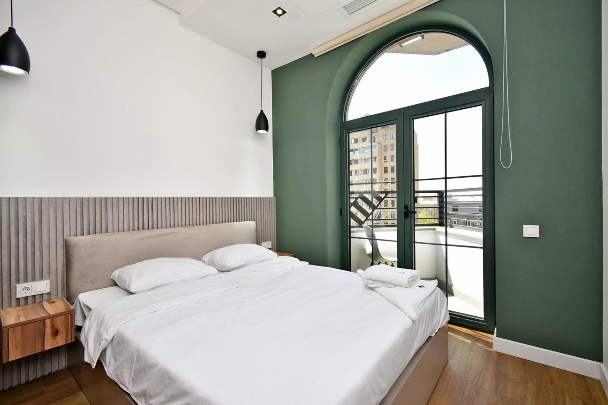 Aygestan Plaza Aparthotel Yerevan Exterior photo